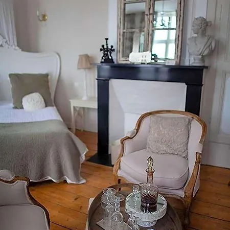 Bienvenue Chez Nous Bed and Breakfast 4*