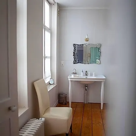 Bienvenue Chez Nous Bed and Breakfast 4*